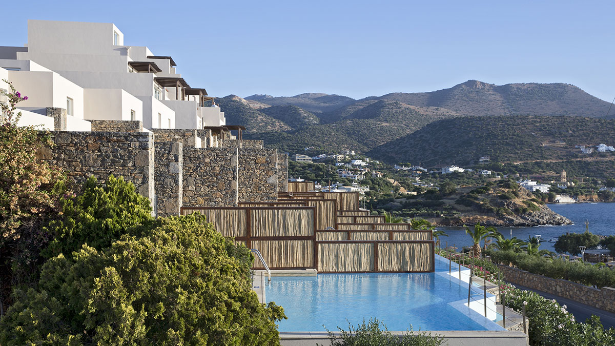 Zeus Eleva Mirabello Bay